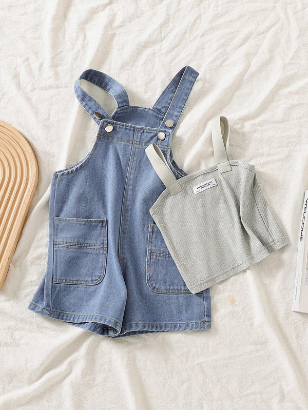Young Girl Solid Cami Top & Letter Patched Detail Dual Pocket Overall Romper